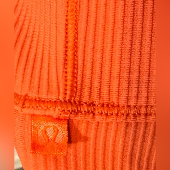 Lululemon Power Pivot Tank - Picture 5 of 6